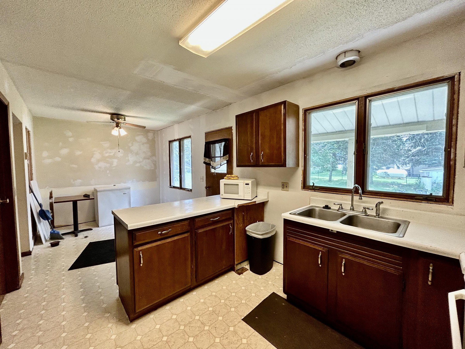 107 2nd Street, White, SD 57276