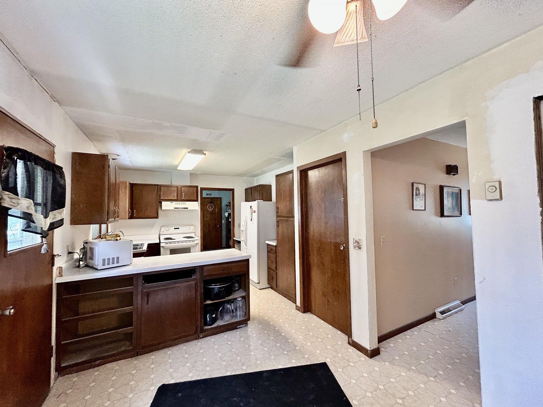 107 2nd Street, White, SD 57276