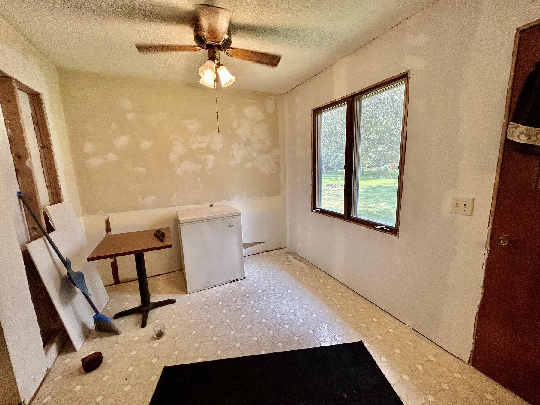 107 2nd Street, White, SD 57276