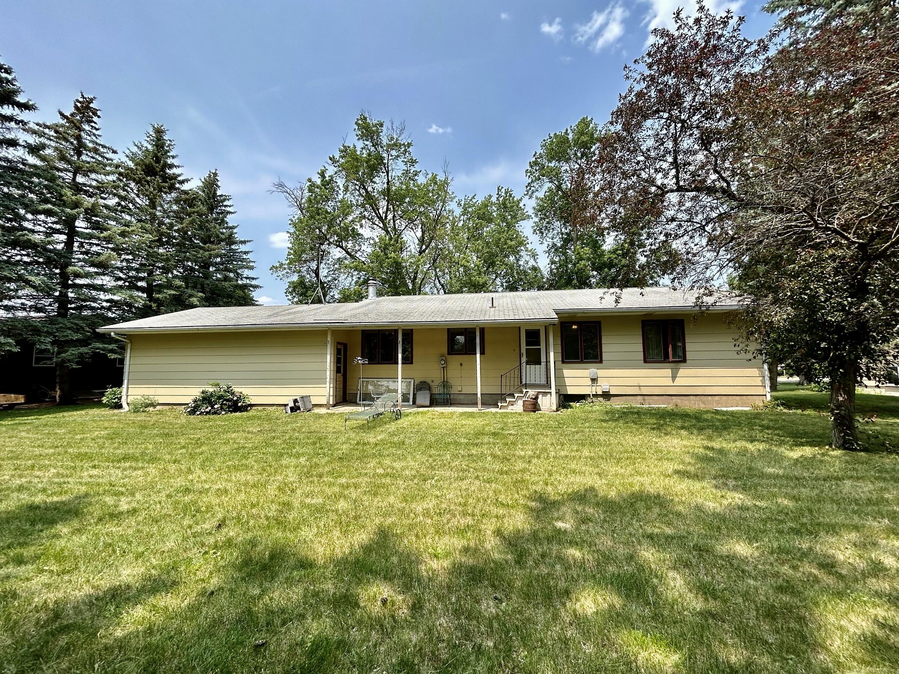 107 2nd Street, White, SD 57276