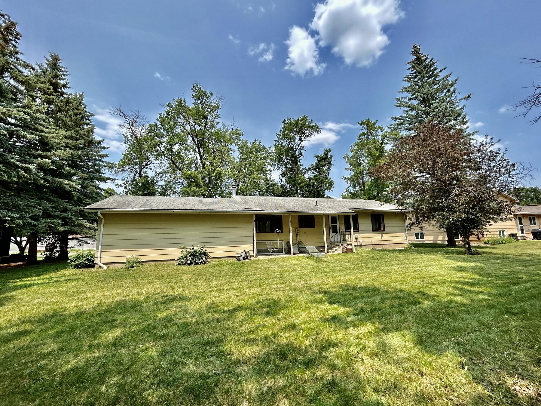 107 2nd Street, White, SD 57276