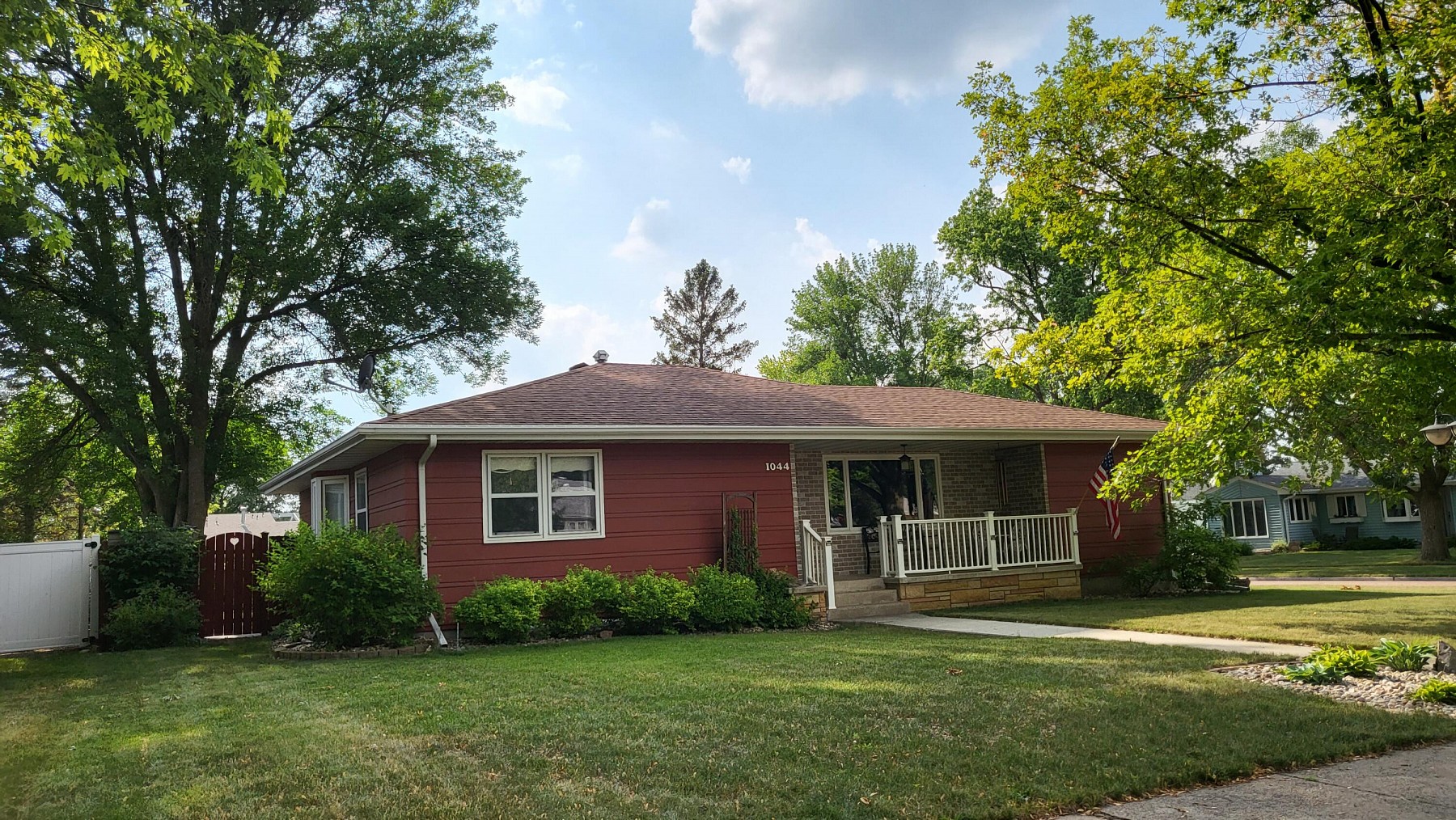 1044 Circle Drive, Brookings, SD 57006