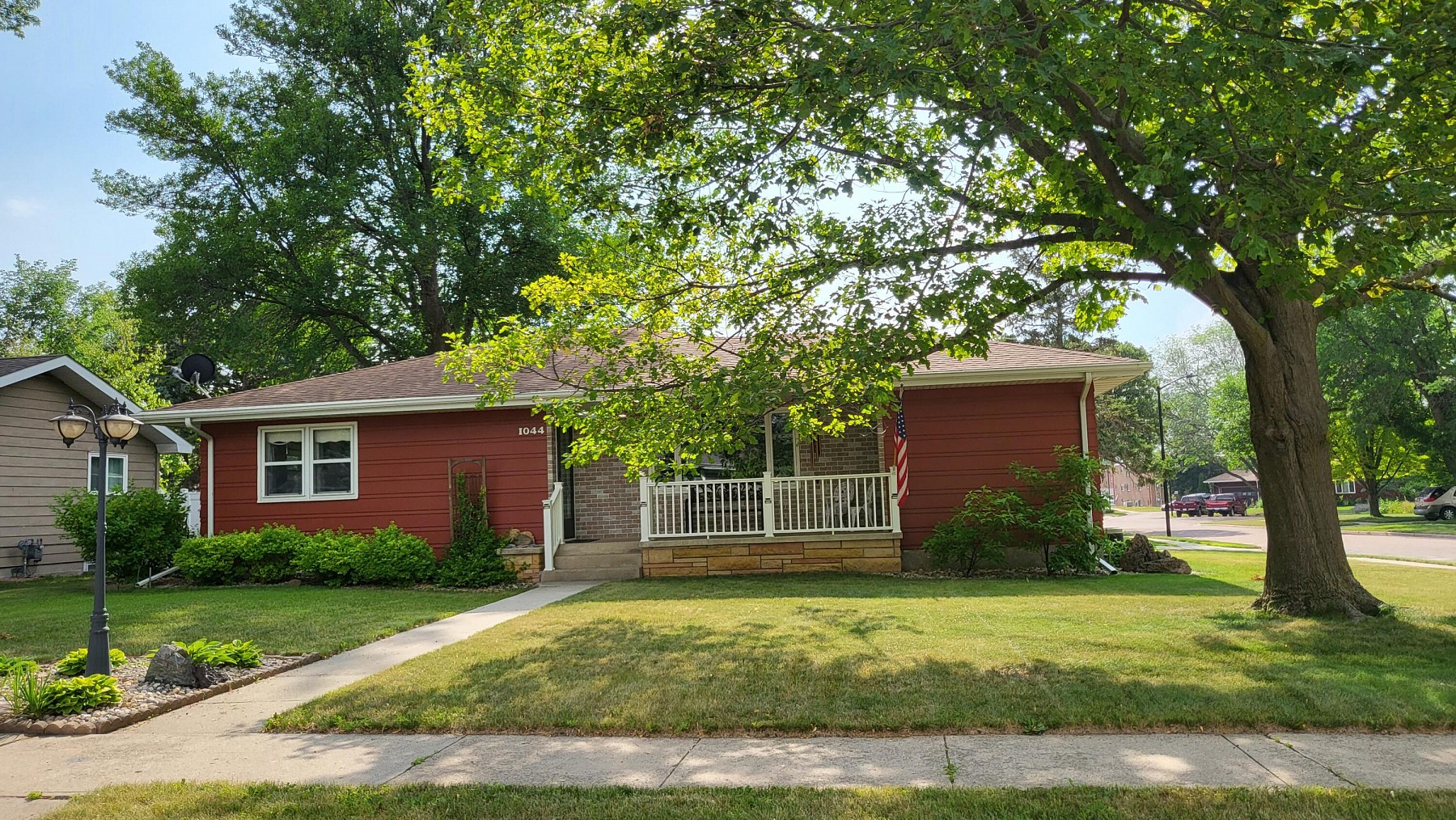 1044 Circle Drive, Brookings, SD 57006