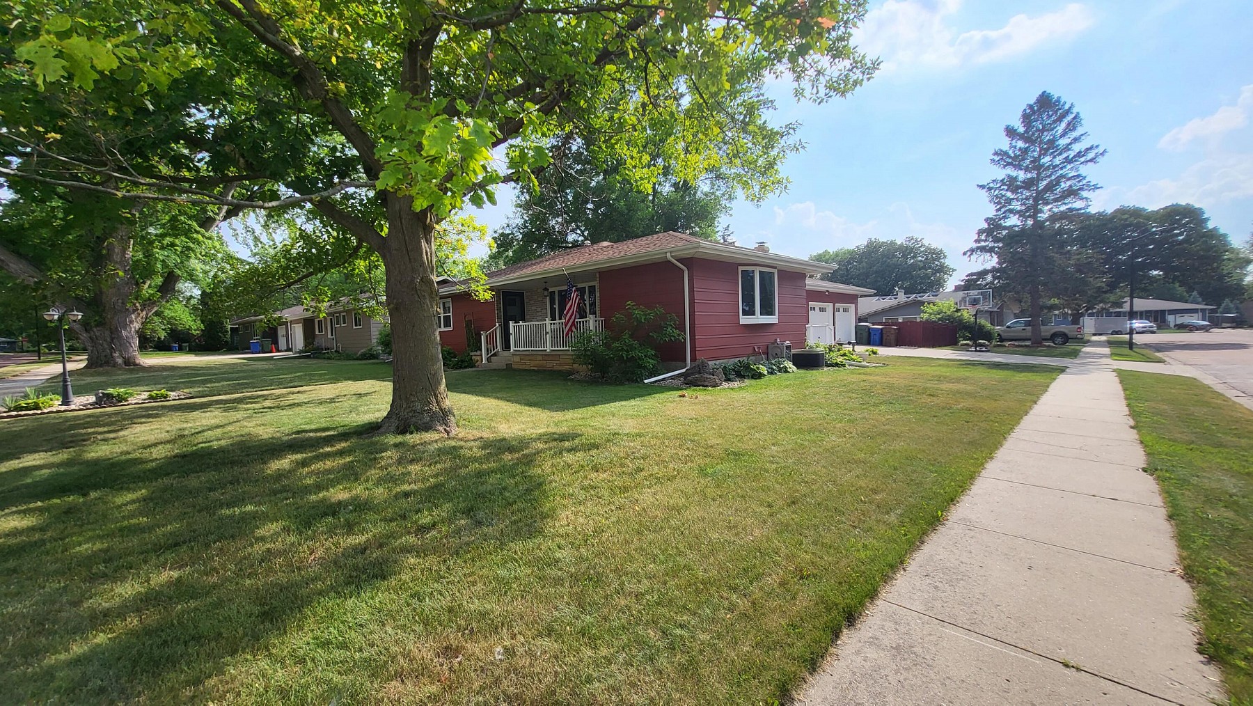 1044 Circle Drive, Brookings, SD 57006