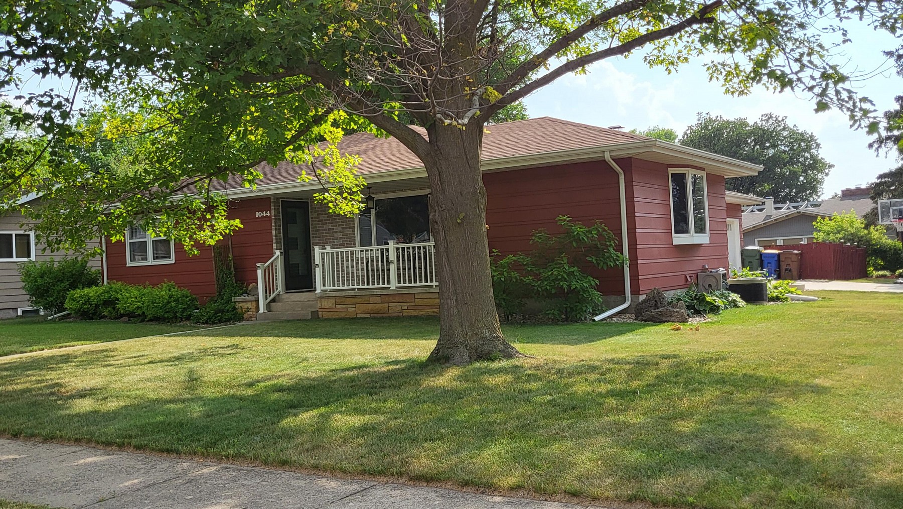 1044 Circle Drive, Brookings, SD 57006