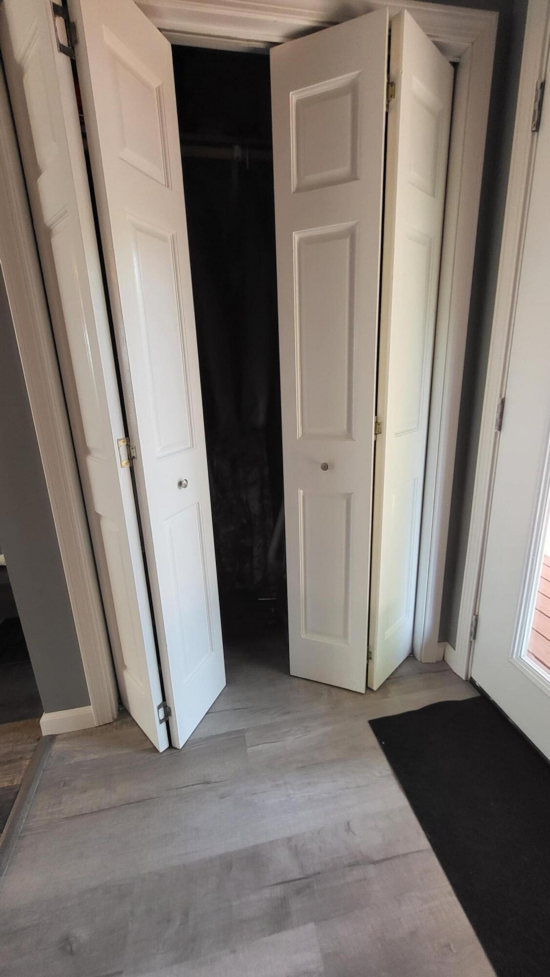 1044 Circle Drive, Brookings, SD 57006