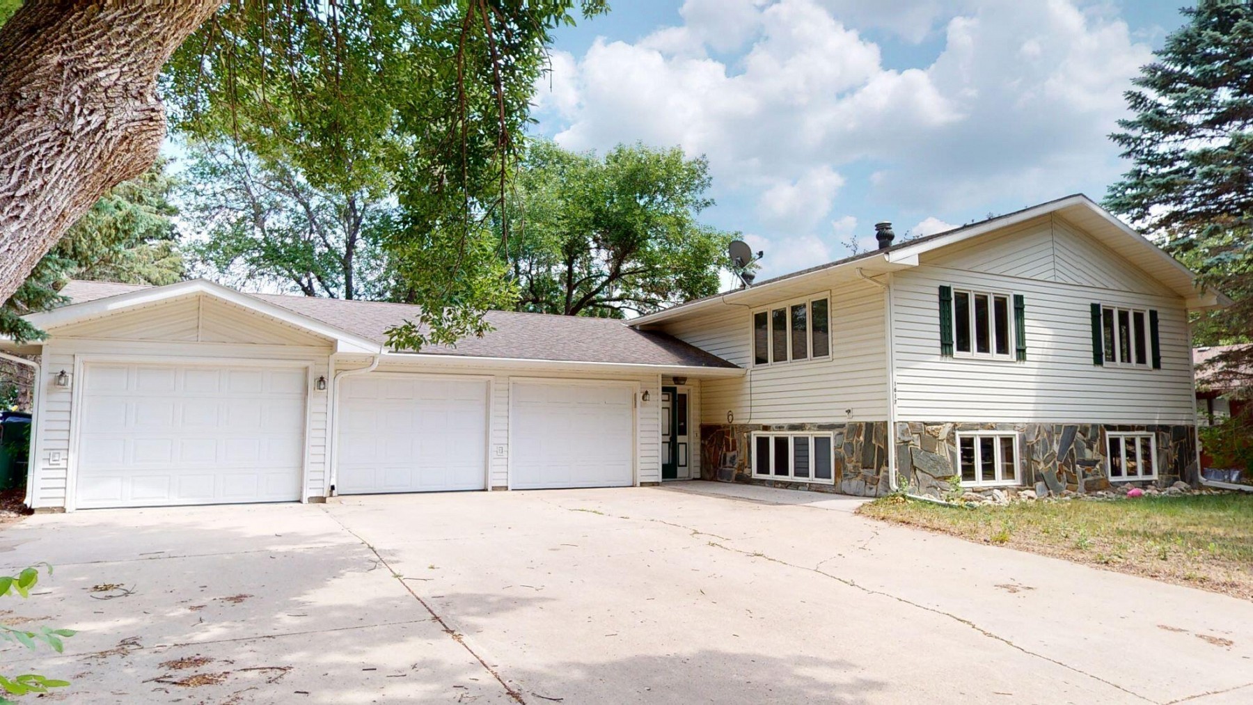 1617 Mockingbird Lane, Brookings, SD 57006
