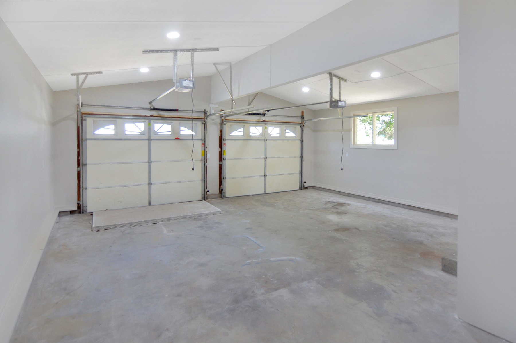 109 Washington Road, Volga, SD 57071