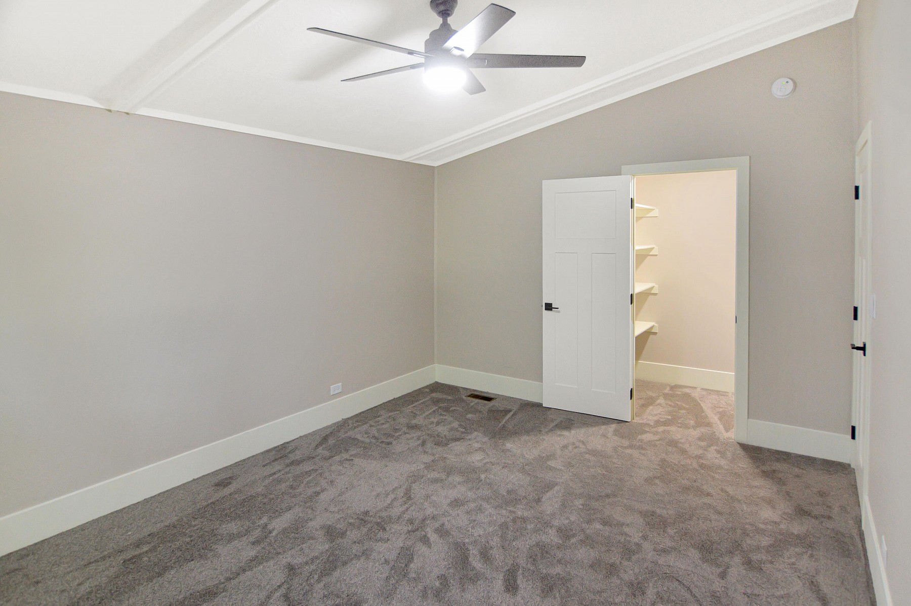 109 Washington Road, Volga, SD 57071