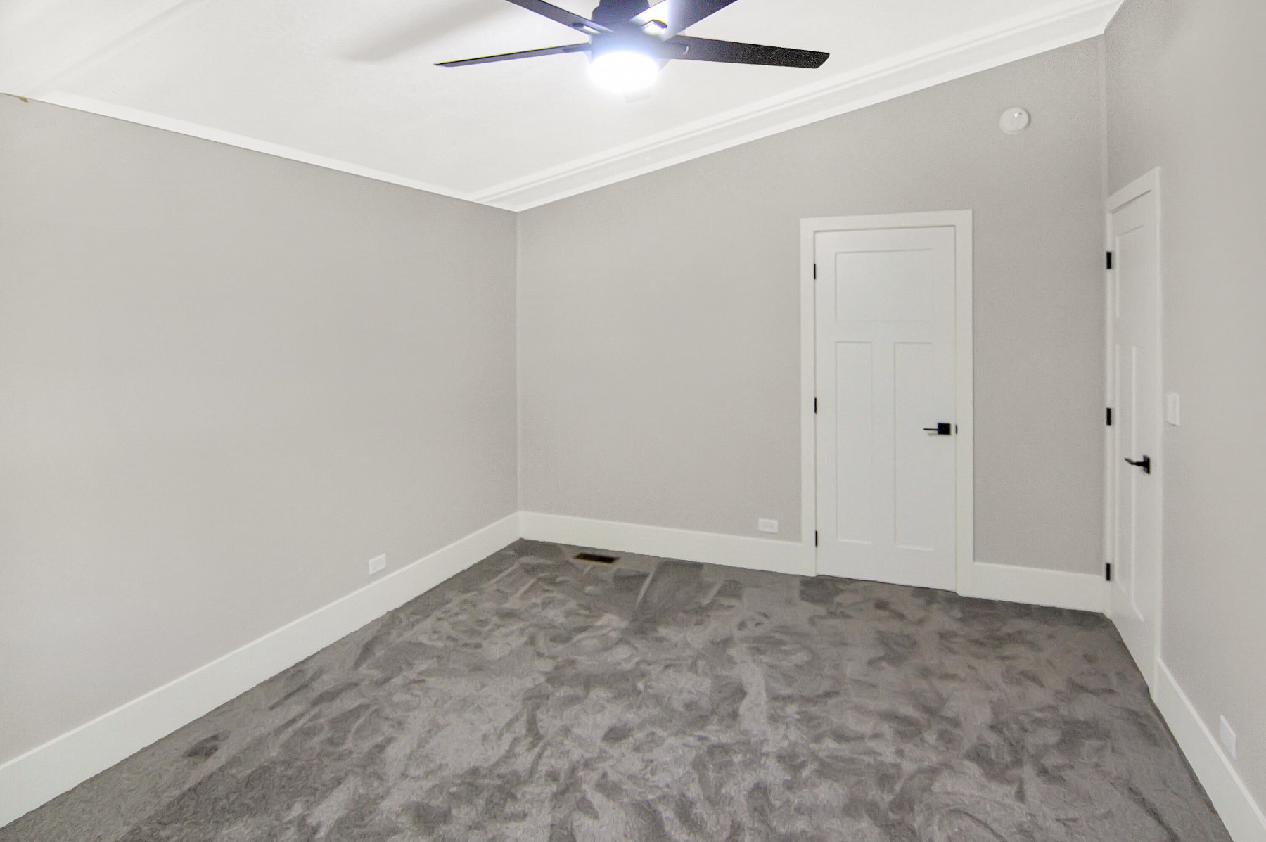 109 Washington Road, Volga, SD 57071