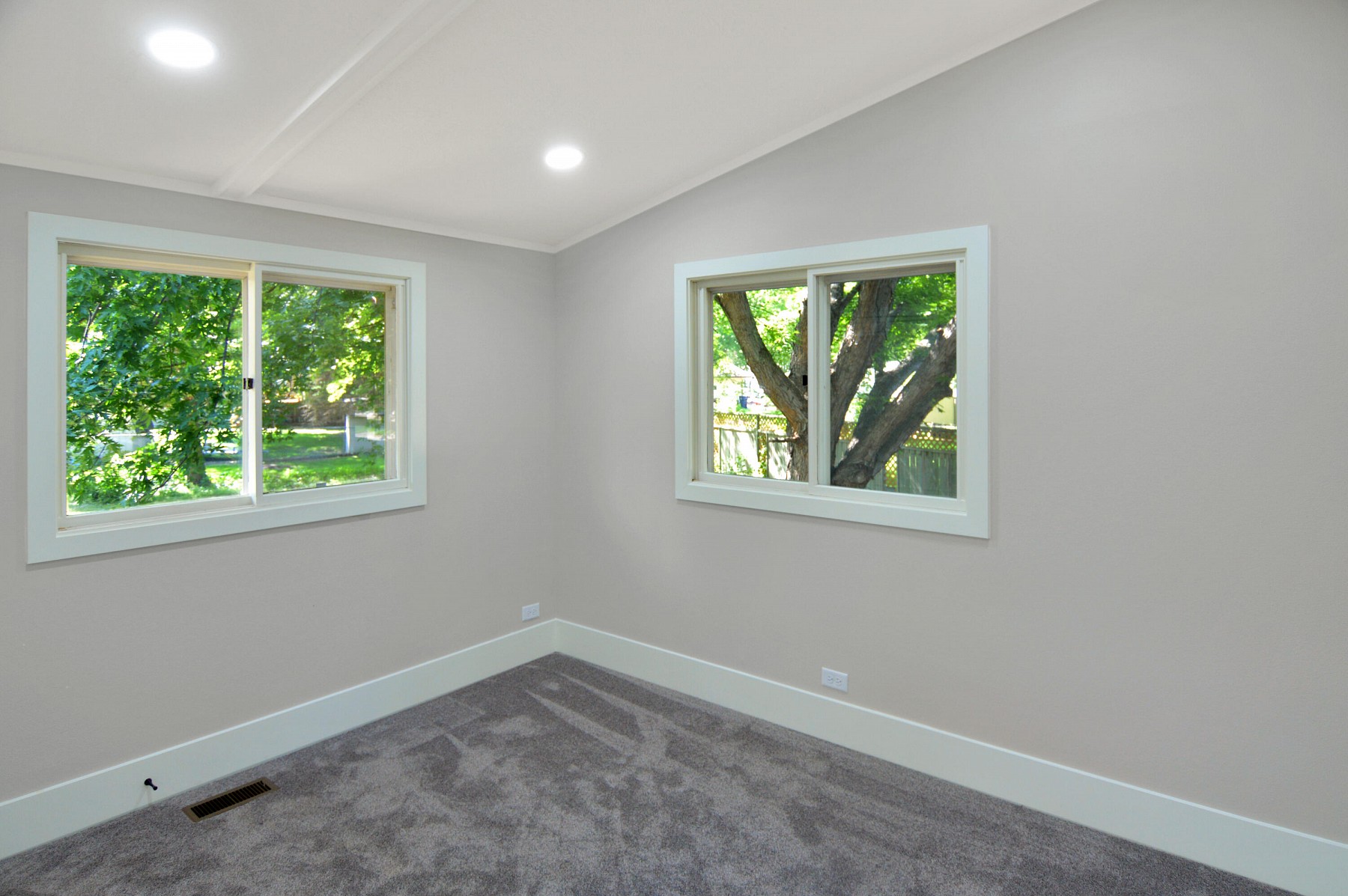 109 Washington Road, Volga, SD 57071