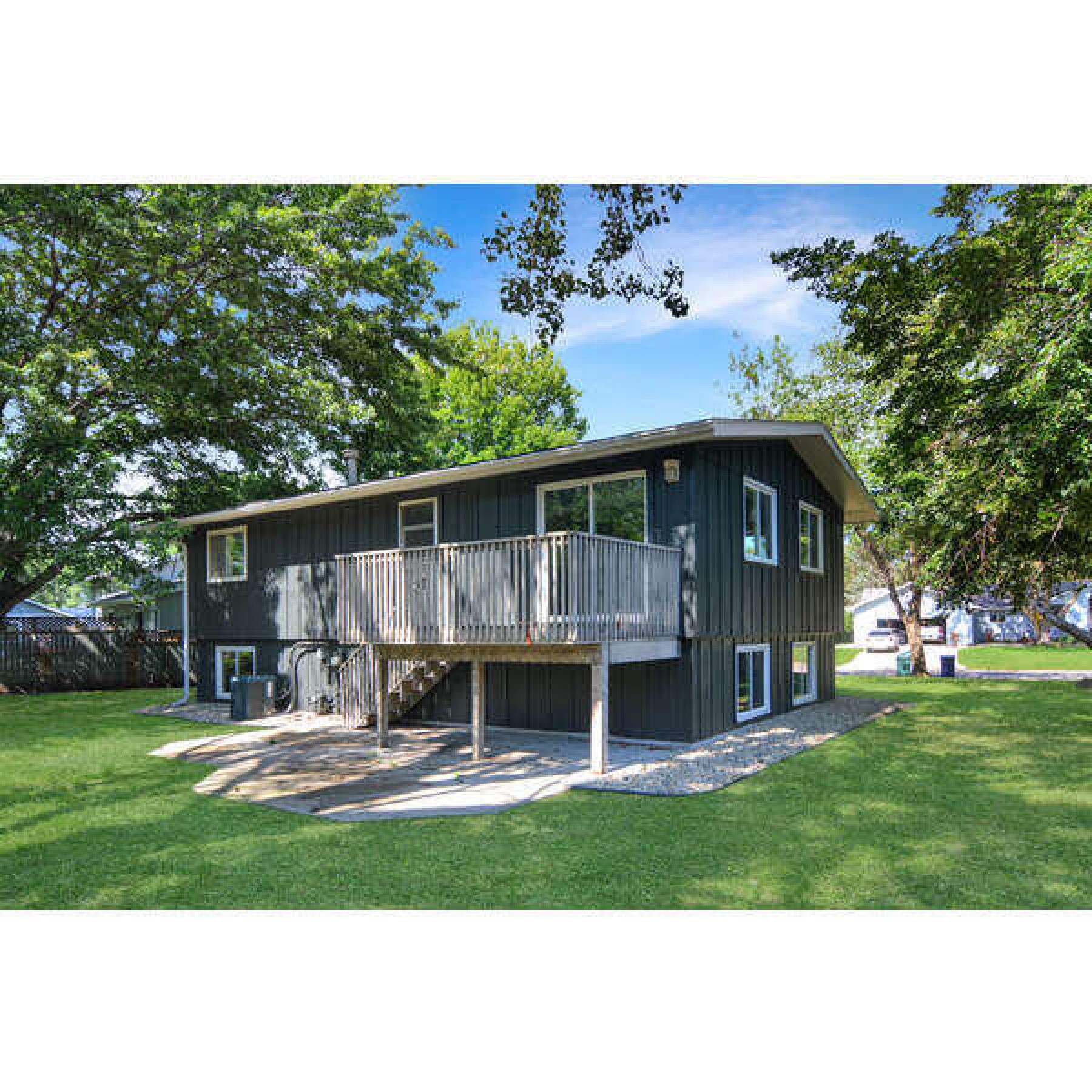 109 Washington Road, Volga, SD 57071