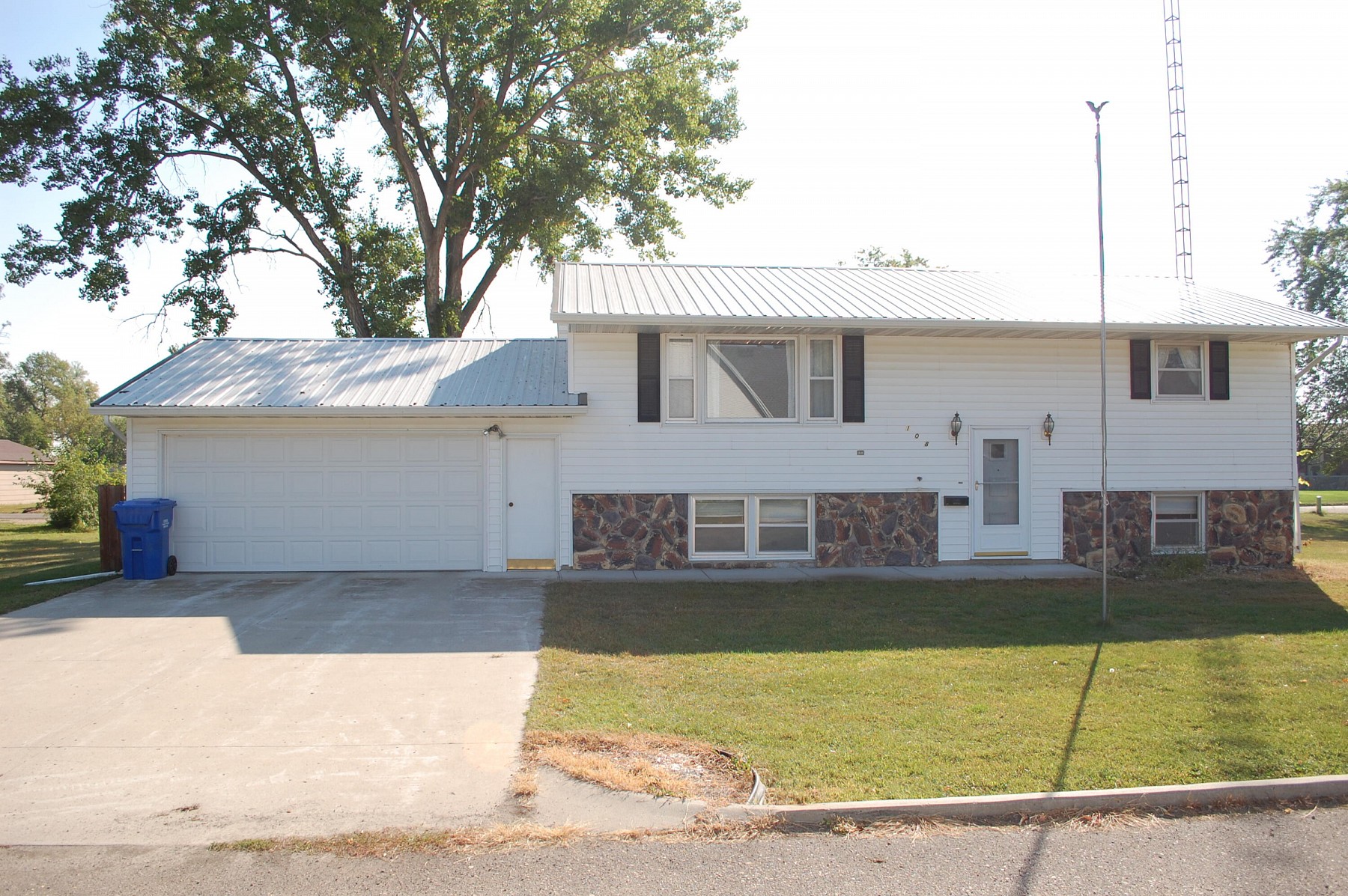 108 7th Street S, Estelline, SD 57234