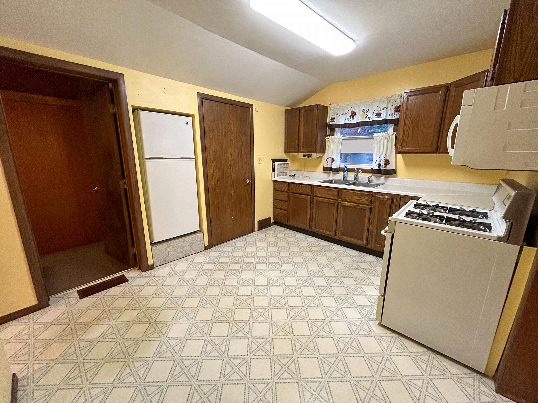 118 4th Street, Volga, SD 57071