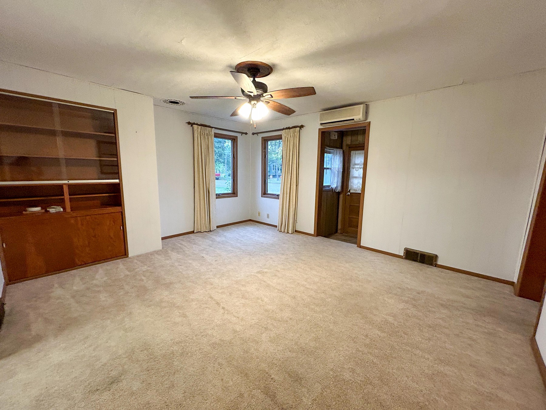 118 4th Street, Volga, SD 57071