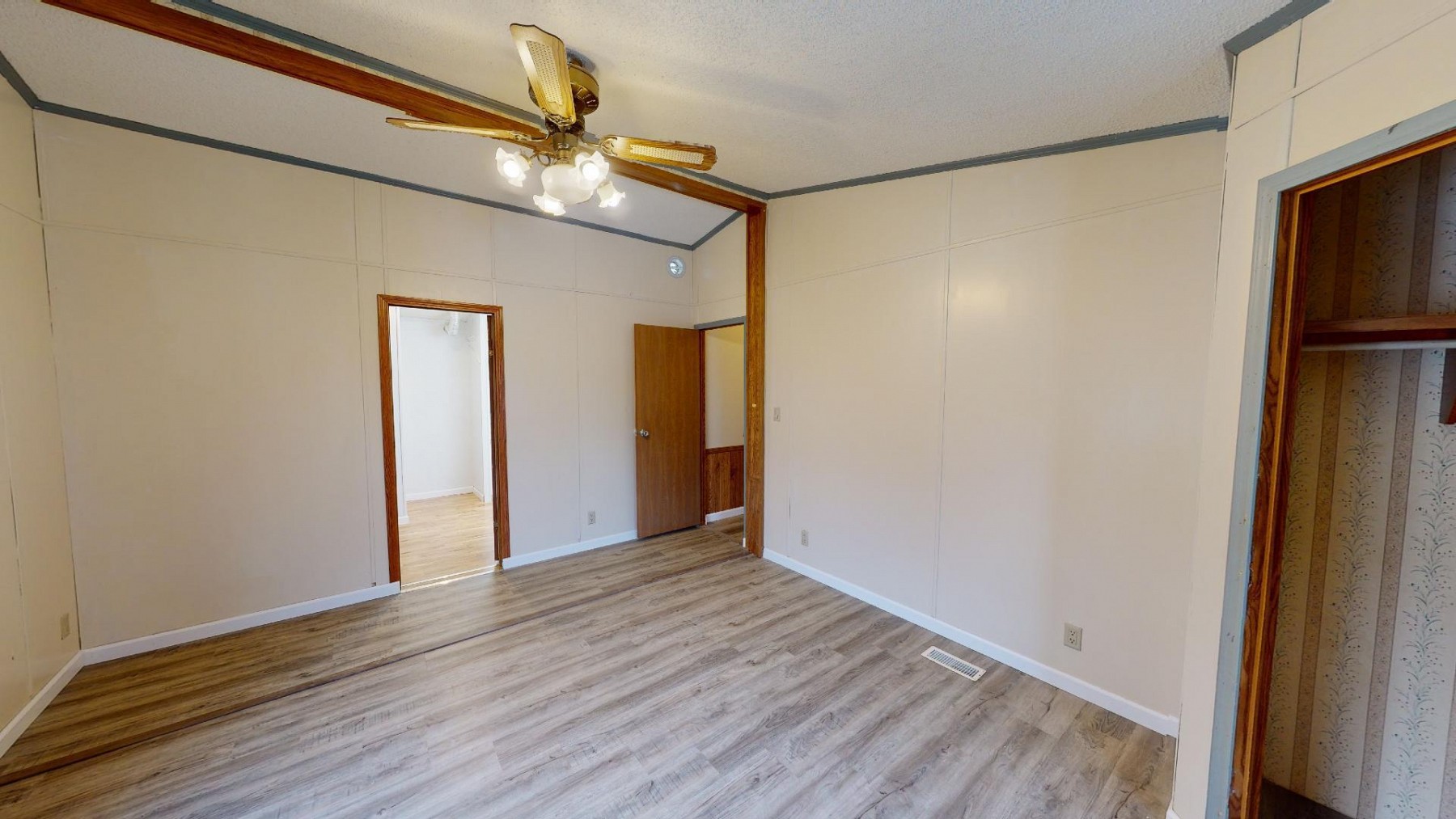 521 12th Street S, Brookings, SD 57006