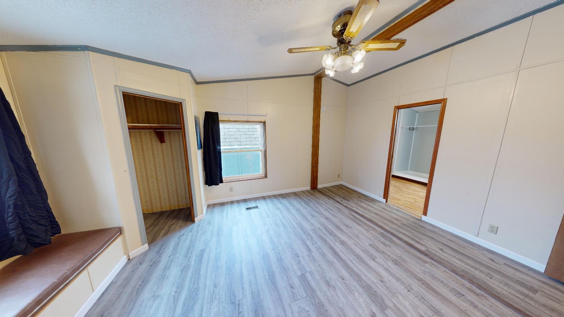 521 12th Street S, Brookings, SD 57006