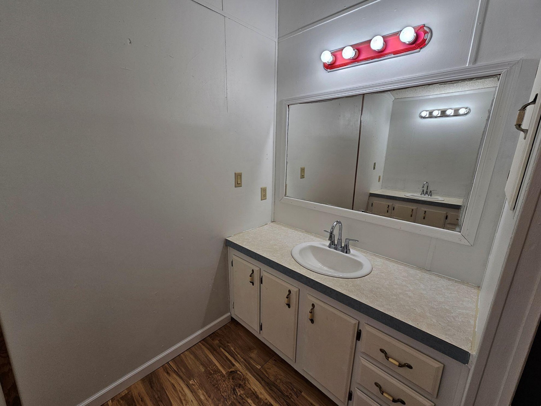 521 12th Street S, Brookings, SD 57006