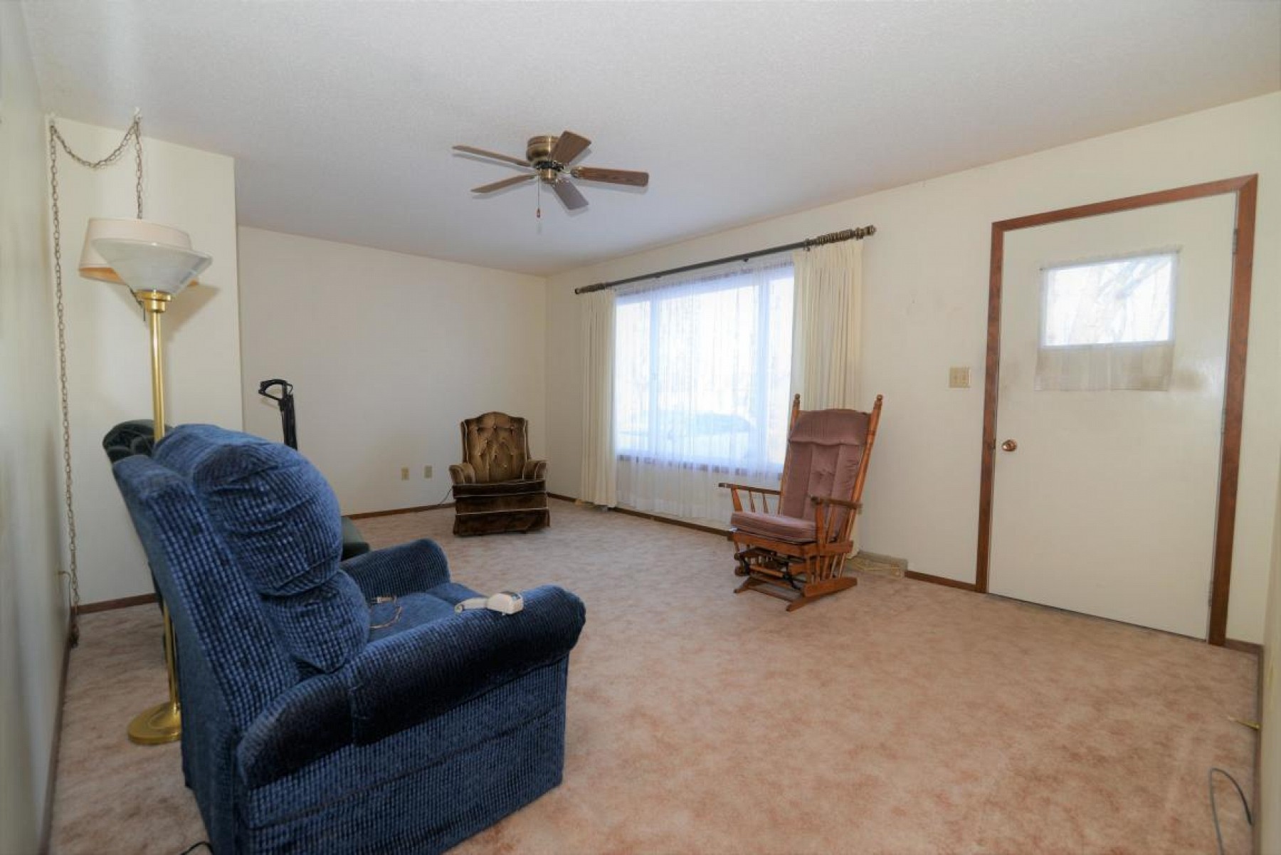 523 Dakota Avenue, Volga, SD 57071