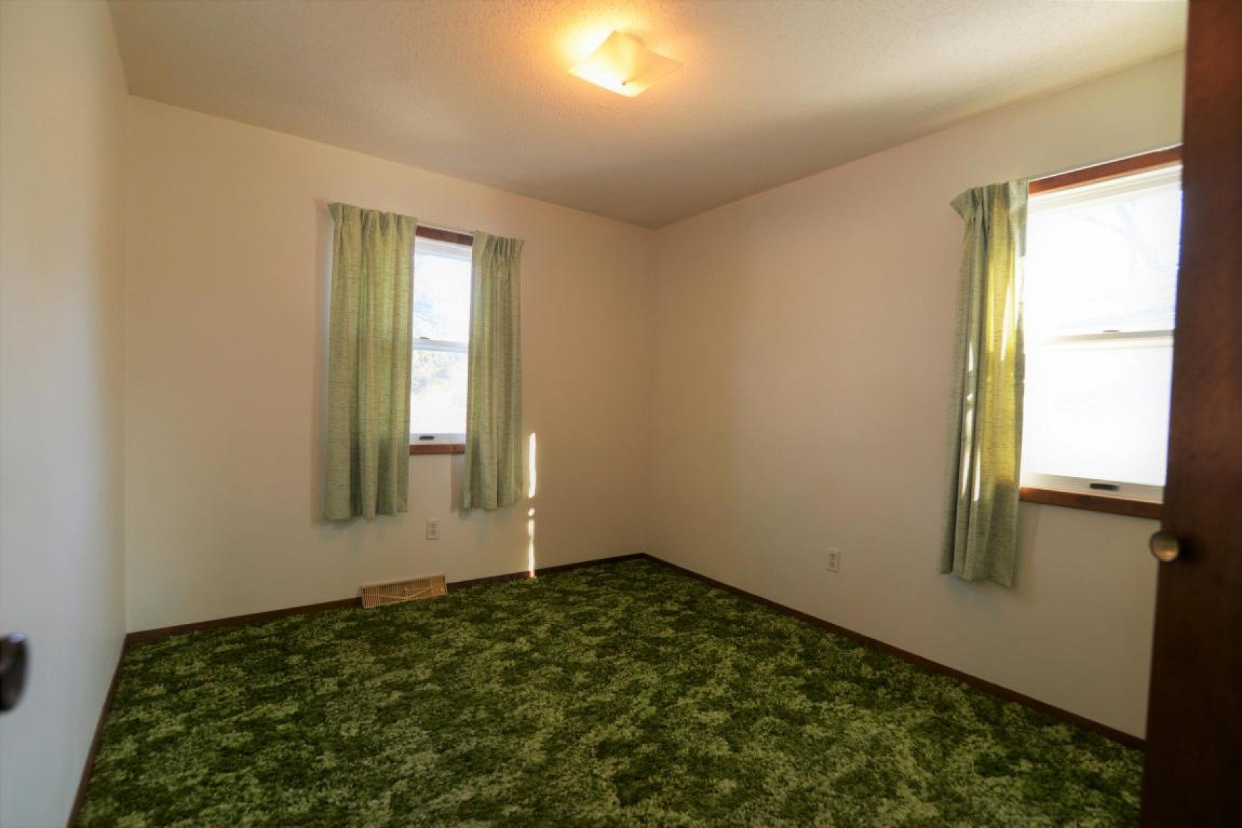 523 Dakota Avenue, Volga, SD 57071