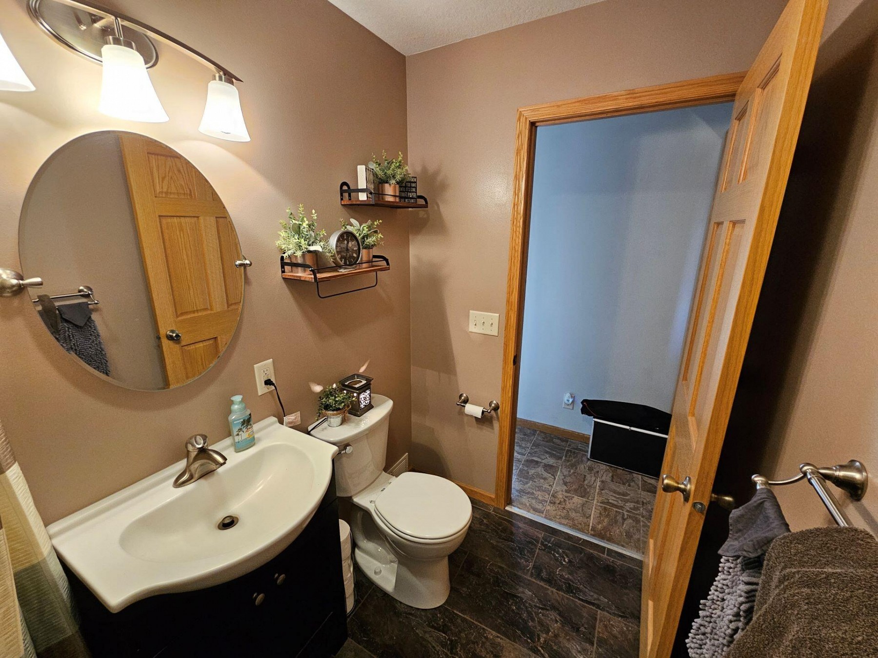 211 58th Avenue, Brookings, SD 57006