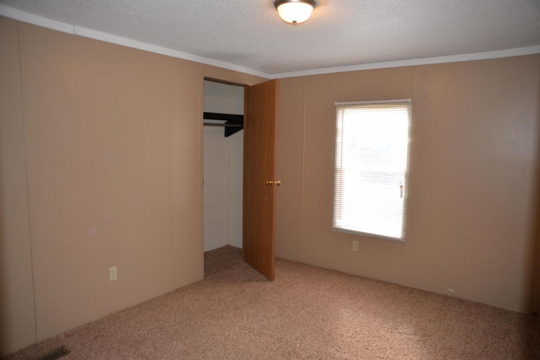 600 5th Avenue, Brookings, SD 57006