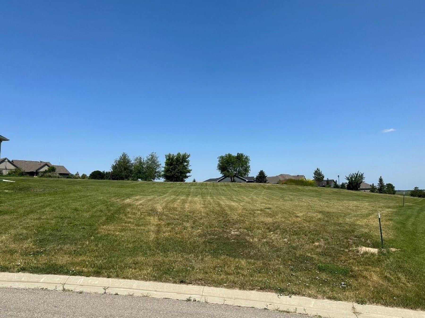 L10, B1 Country Club  Estates, Brookings, SD 57006