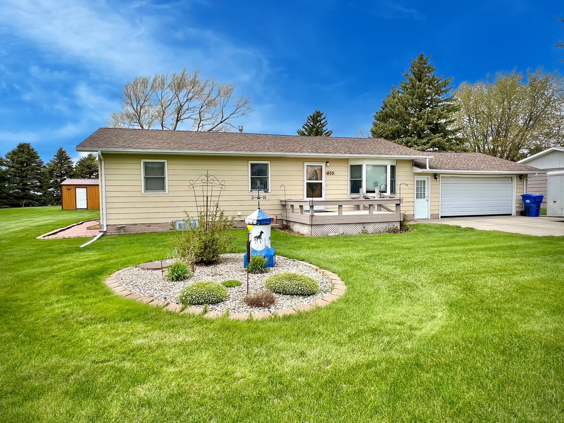 405 Park Avenue S, Lake Preston, SD 57249