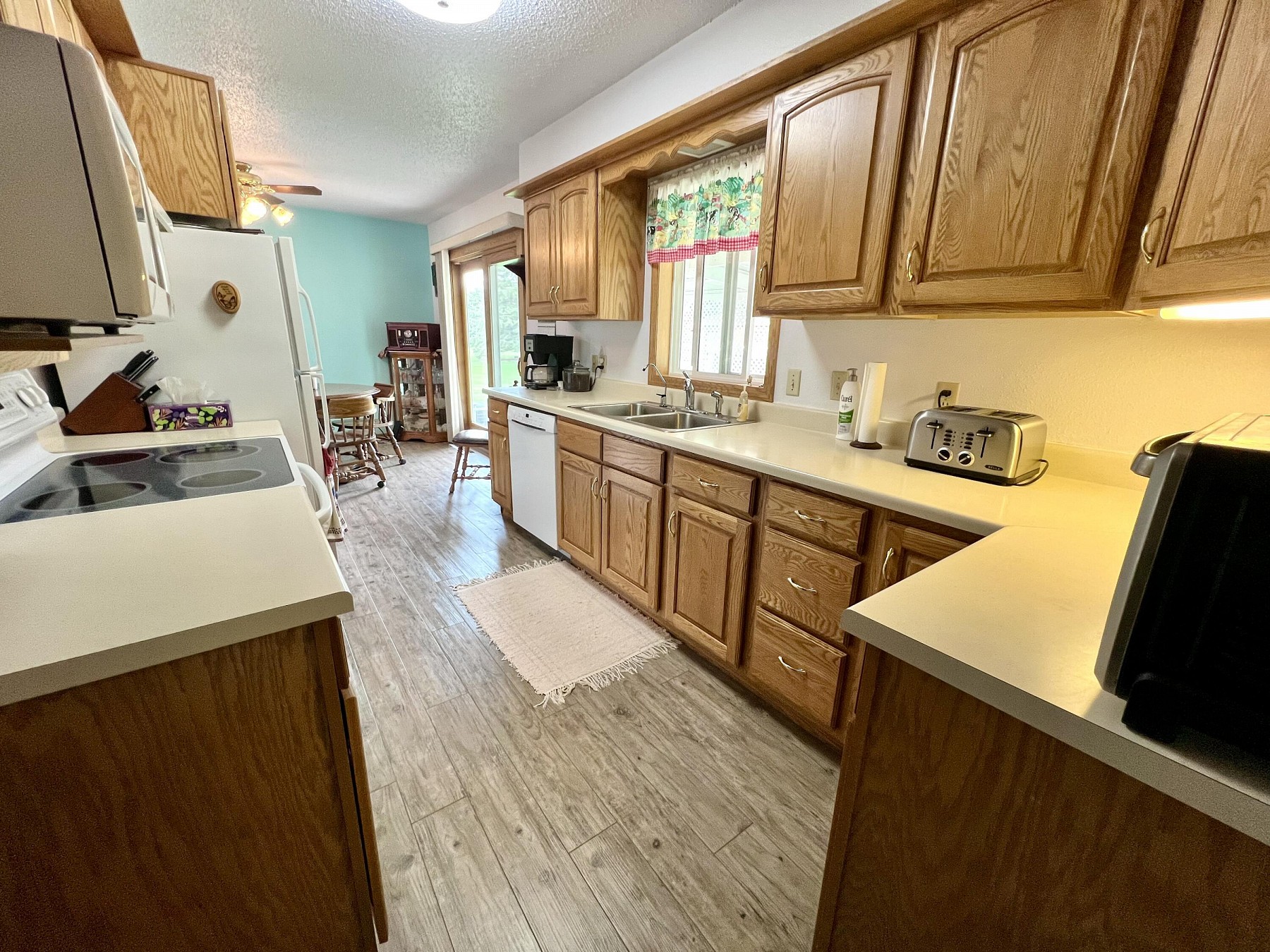 405 Park Avenue S, Lake Preston, SD 57249