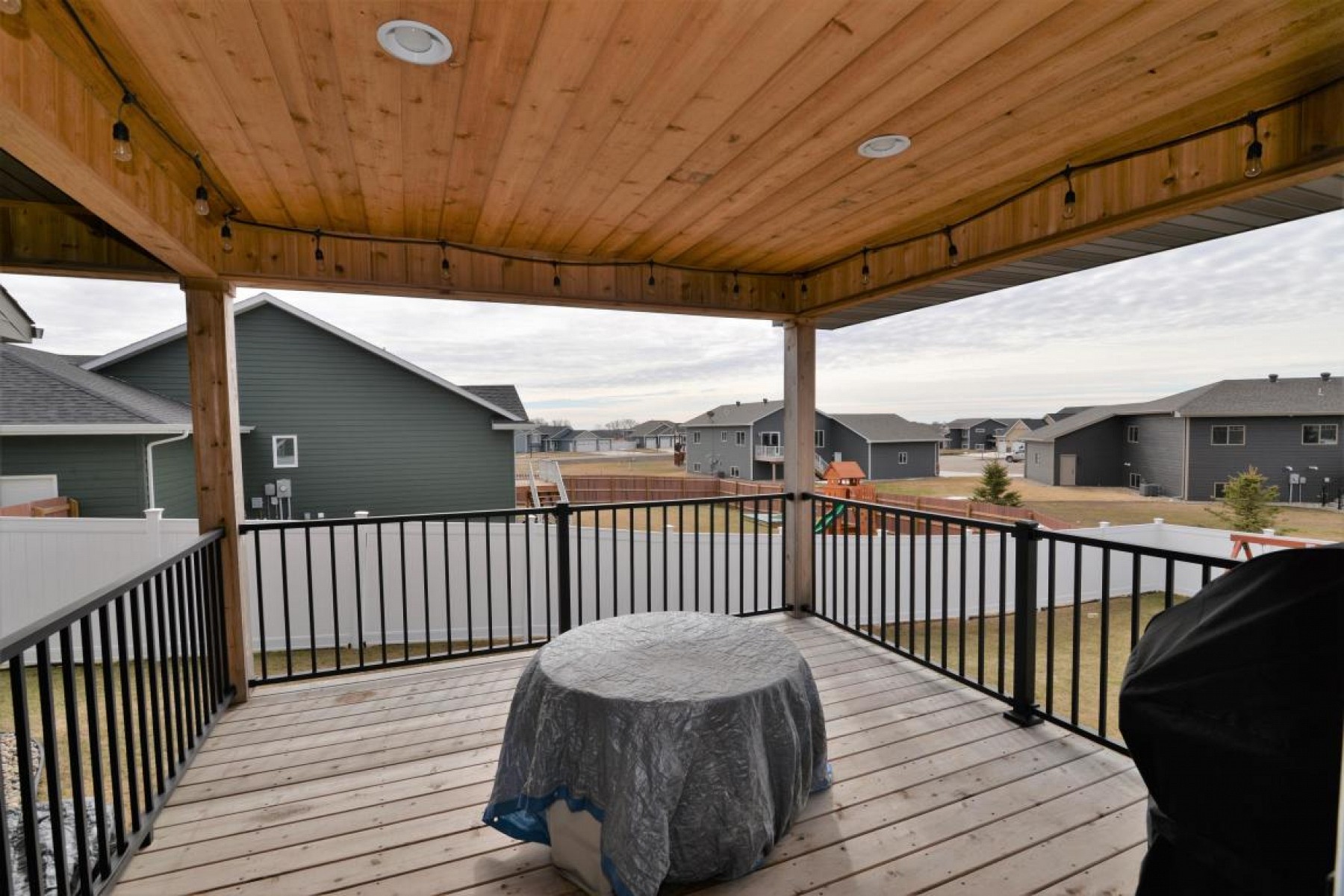 201 Blue Bell Drive, Brookings, SD 57006