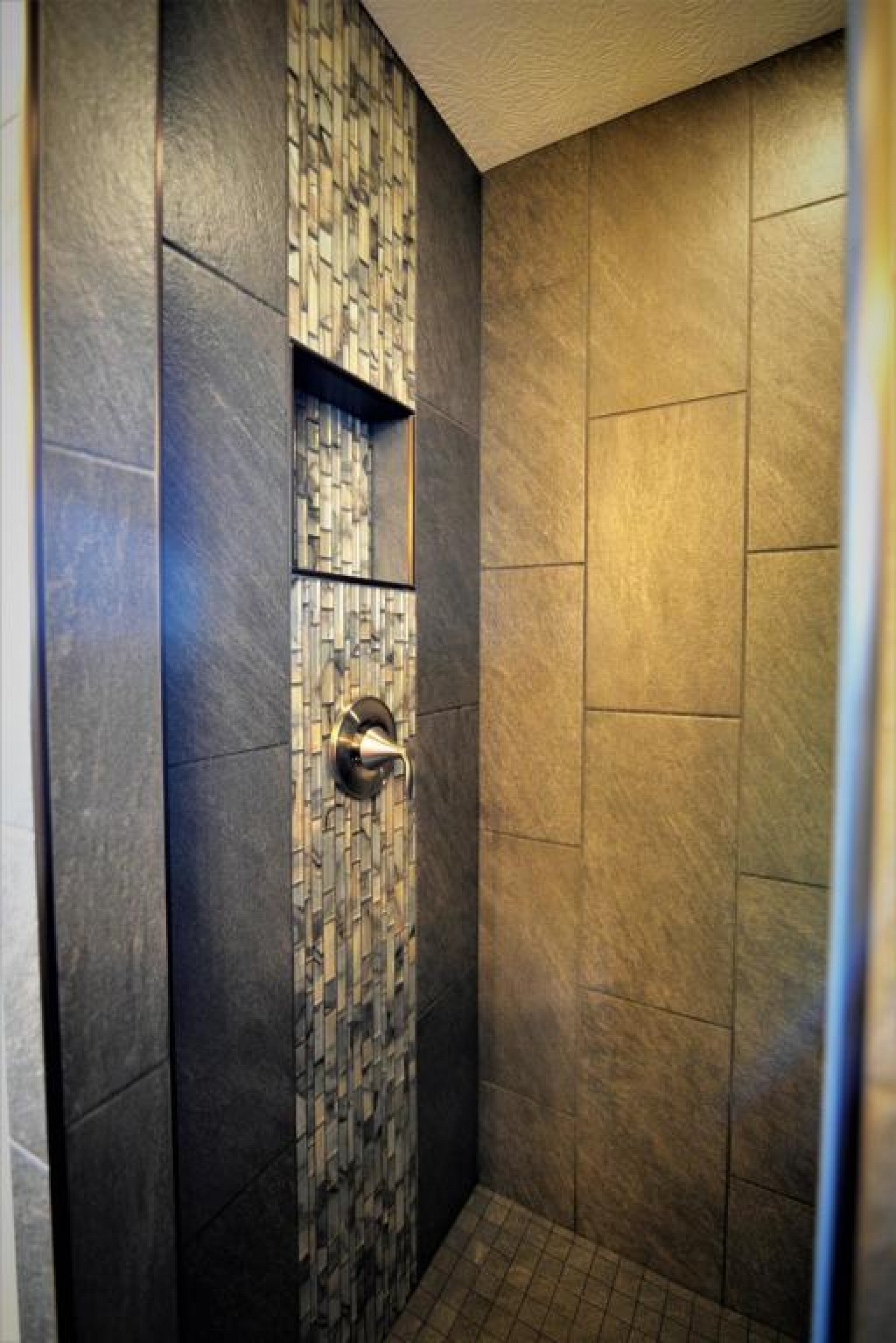 201 Blue Bell Drive, Brookings, SD 57006