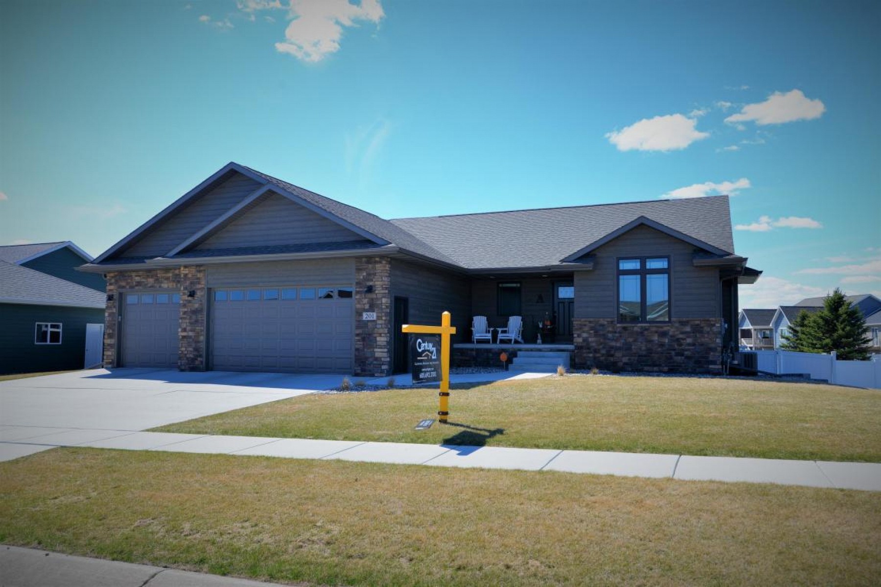 201 Blue Bell Drive, Brookings, SD 57006
