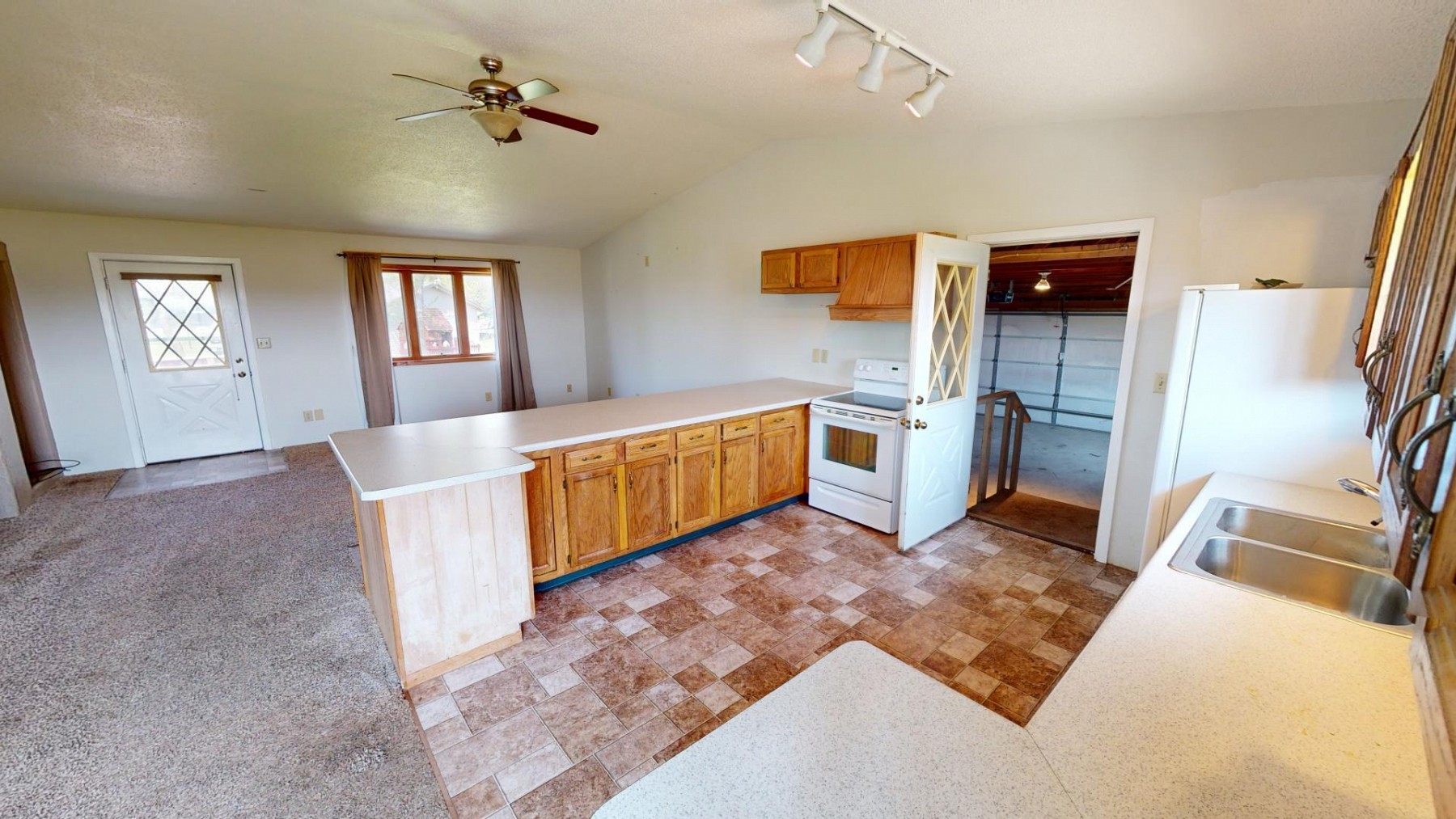 807 Elk Street S, Elkton, SD 57026