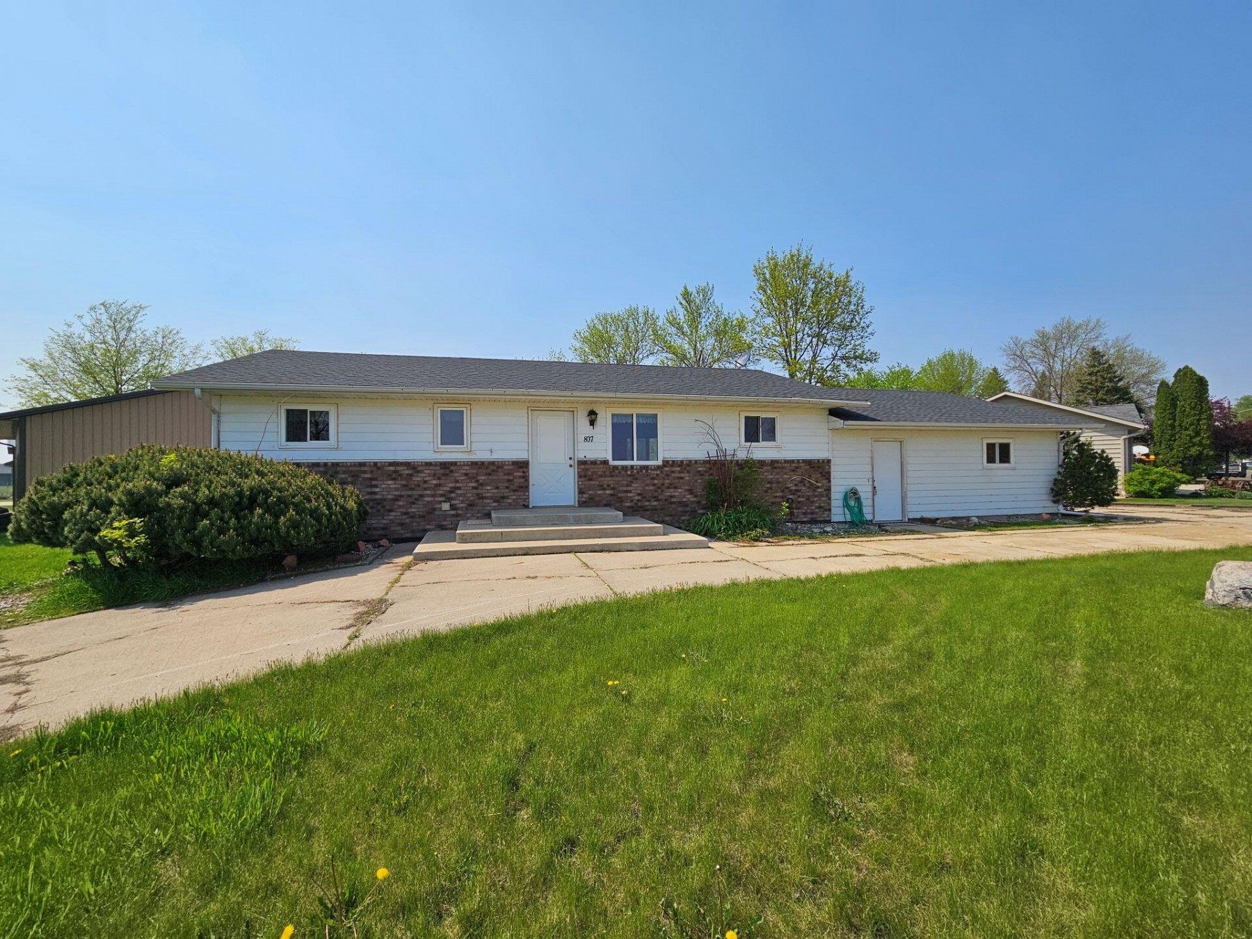 807 Elk Street S, Elkton, SD 57026