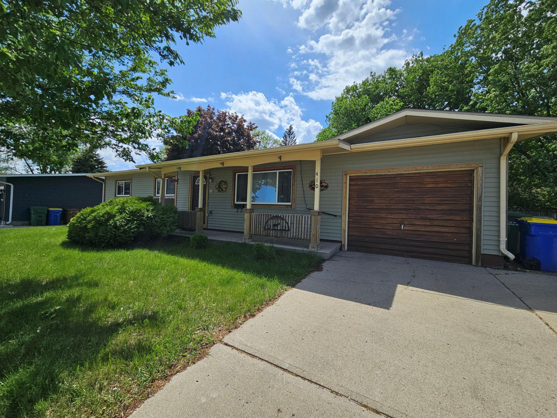 410 22nd Avenue S, Brookings, SD 57006