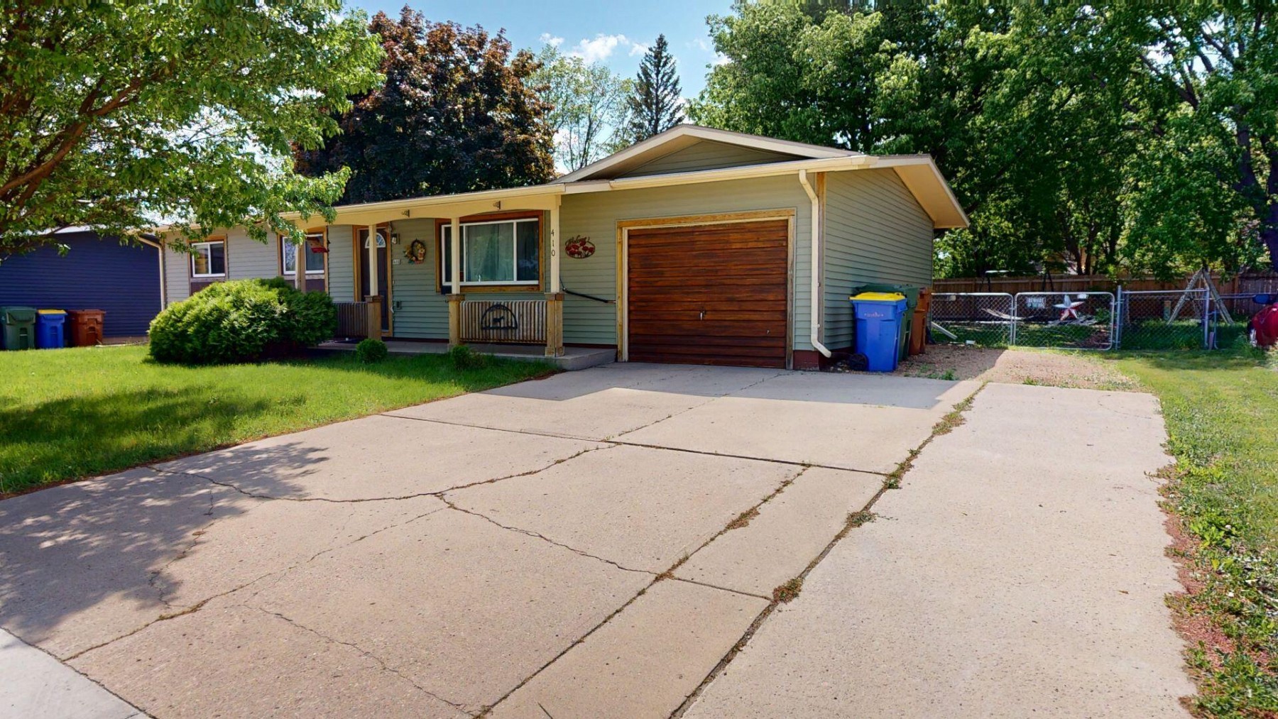 410 22nd Avenue S, Brookings, SD 57006