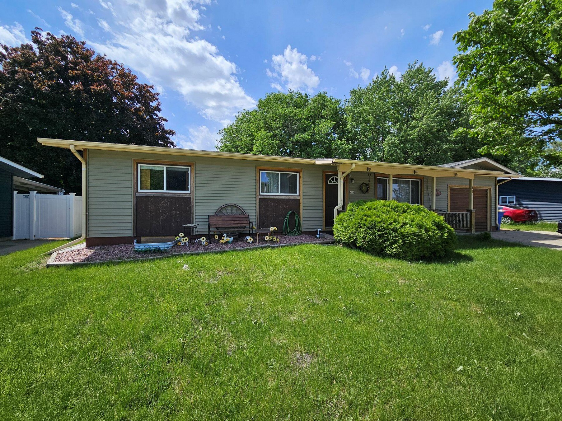 410 22nd Avenue S, Brookings, SD 57006