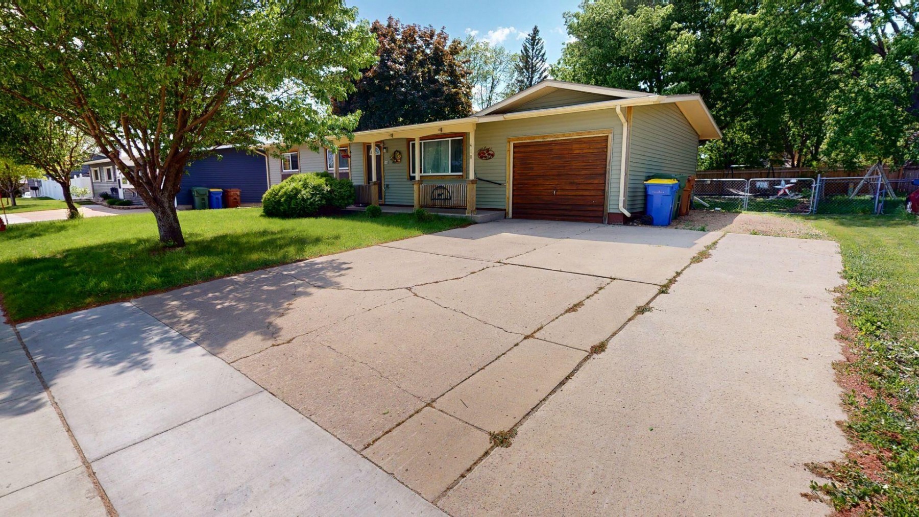 410 22nd Avenue S, Brookings, SD 57006