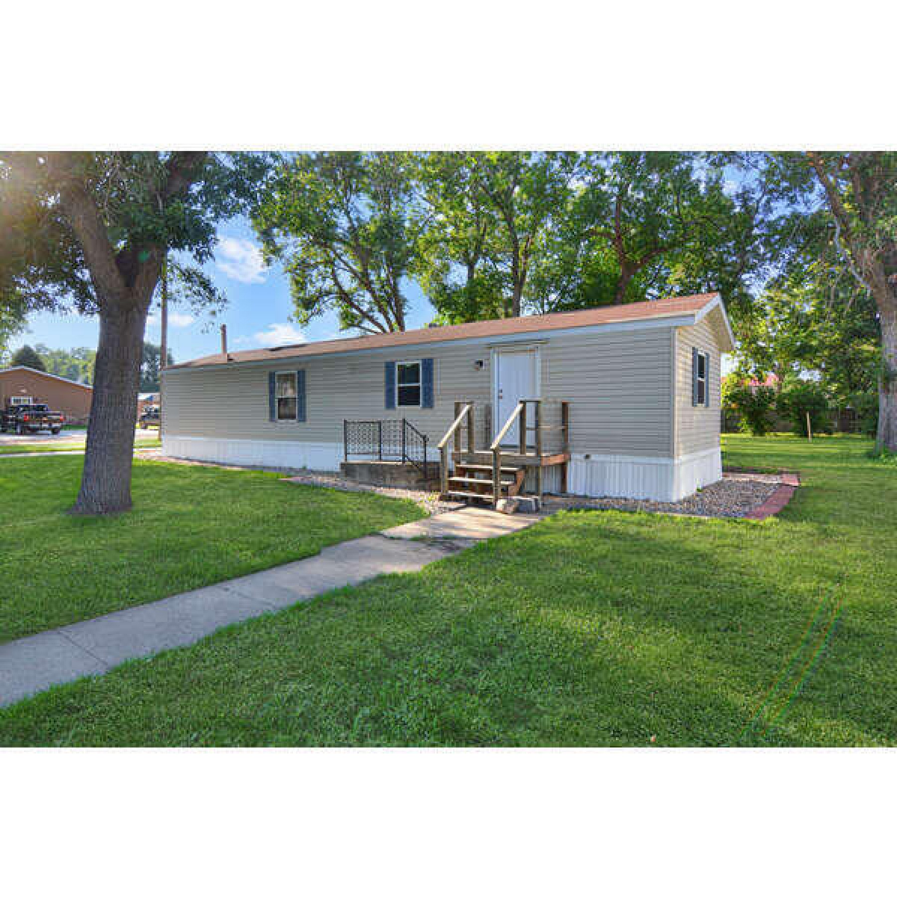 104 2nd Street NE, Lake Preston, SD 57249