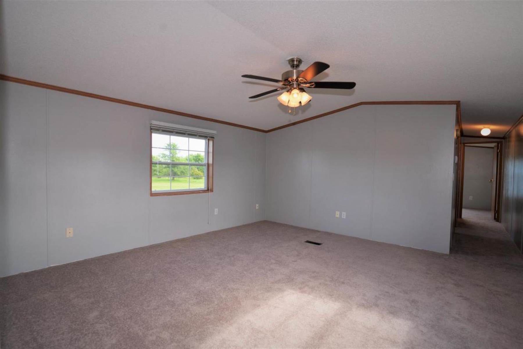 911 Tumbleweed Road, Brookings, SD 57006