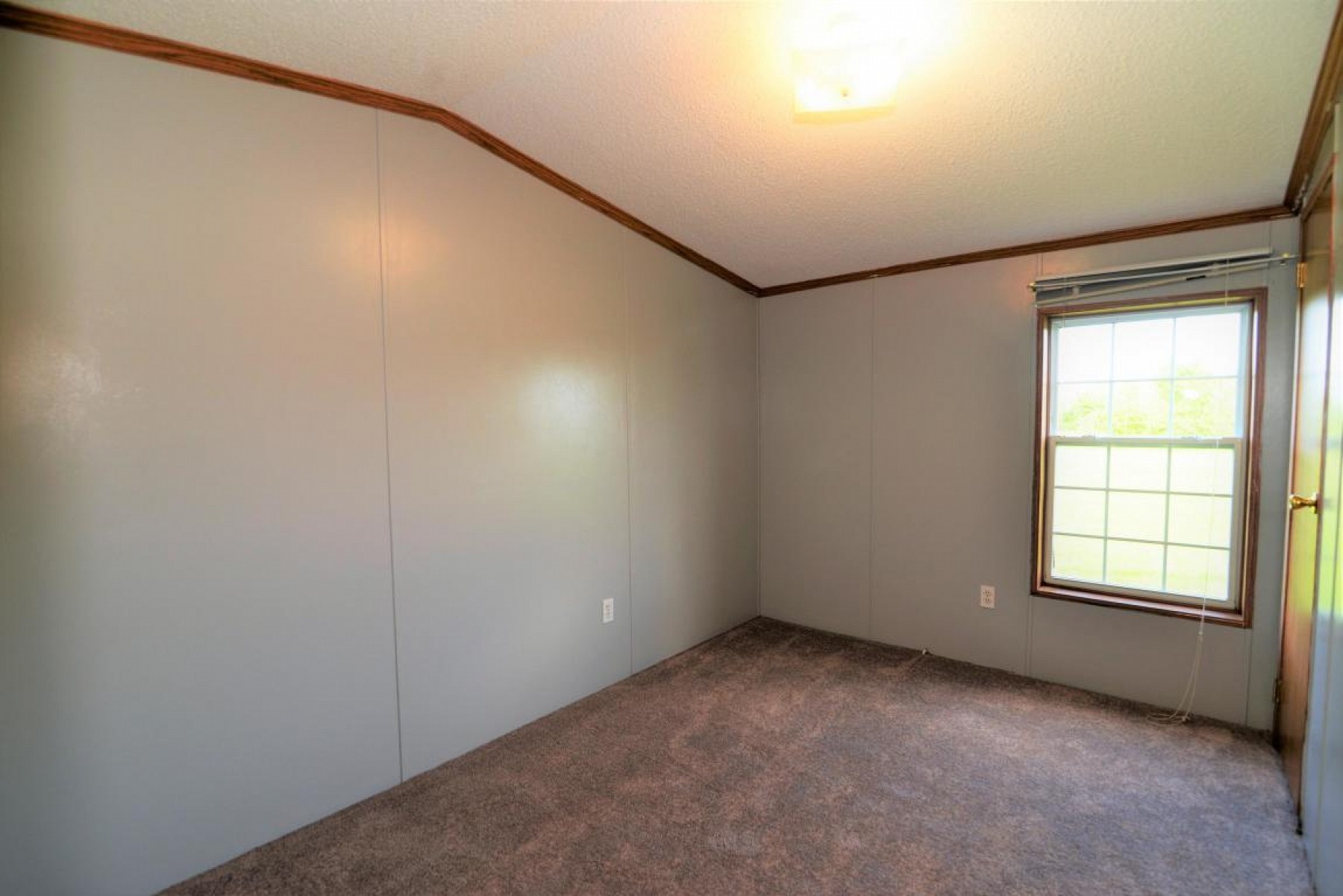 911 Tumbleweed Road, Brookings, SD 57006