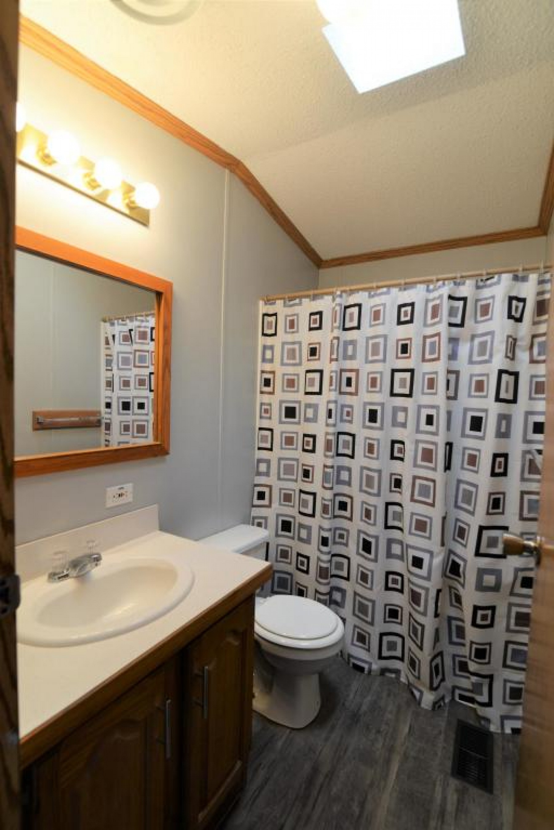 911 Tumbleweed Road, Brookings, SD 57006