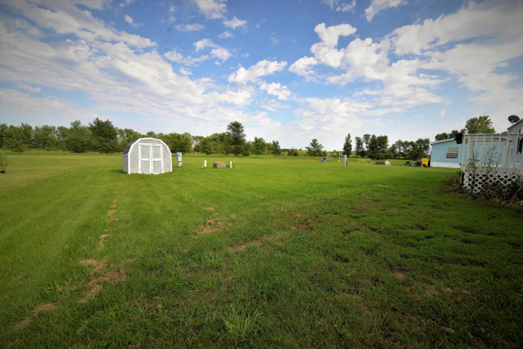 911 Tumbleweed Road, Brookings, SD 57006