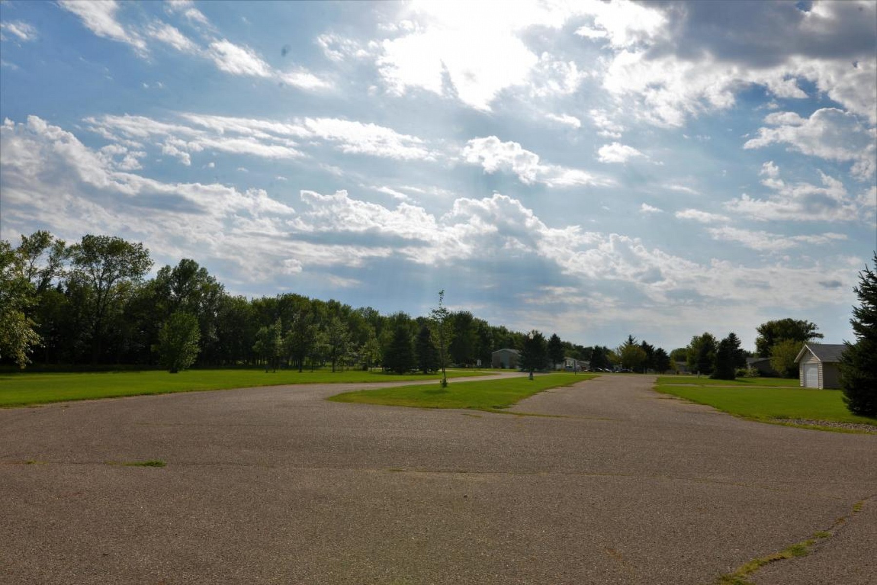 911 Tumbleweed Road, Brookings, SD 57006