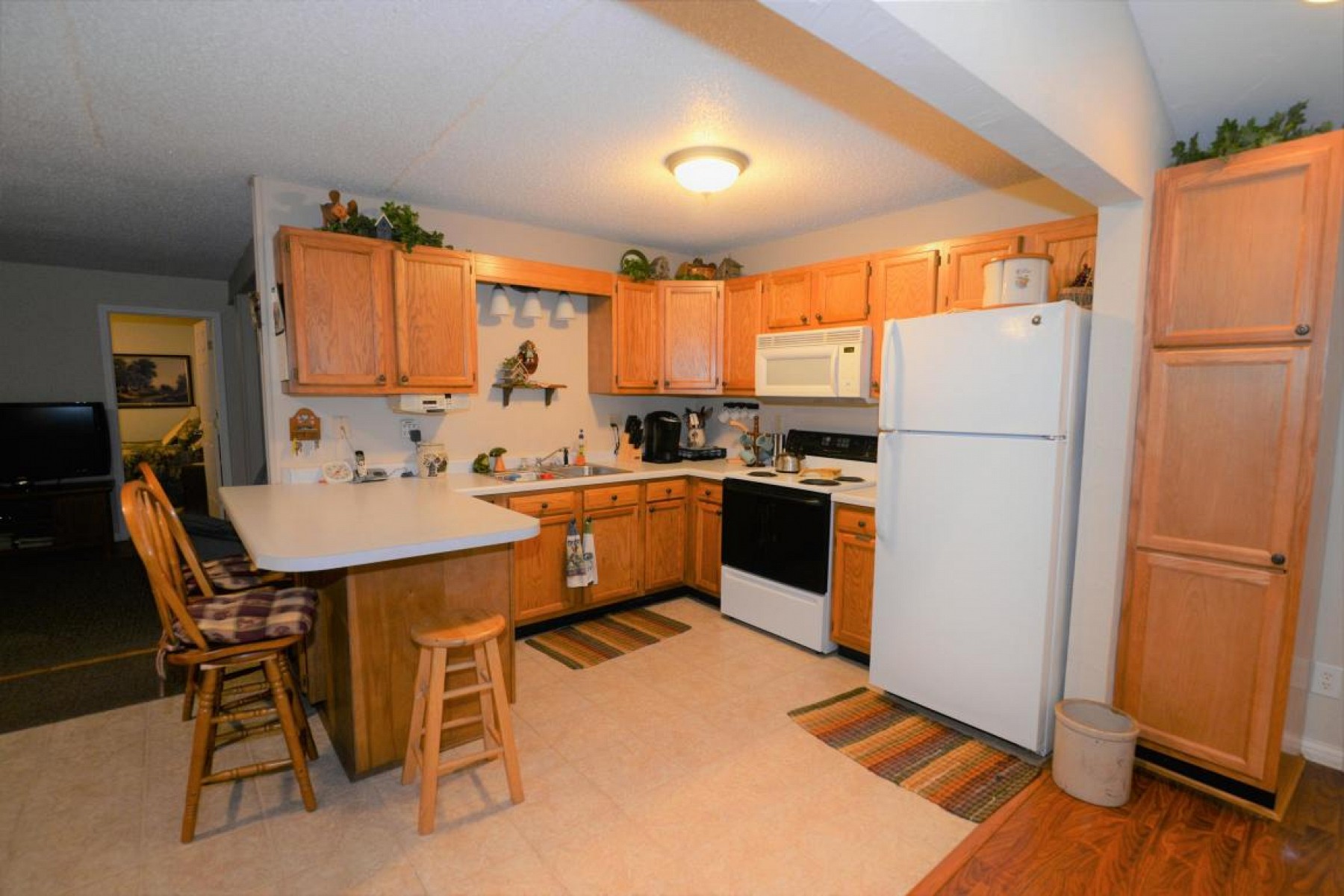 792 Lake Hendricks Drive, White, SD 57276