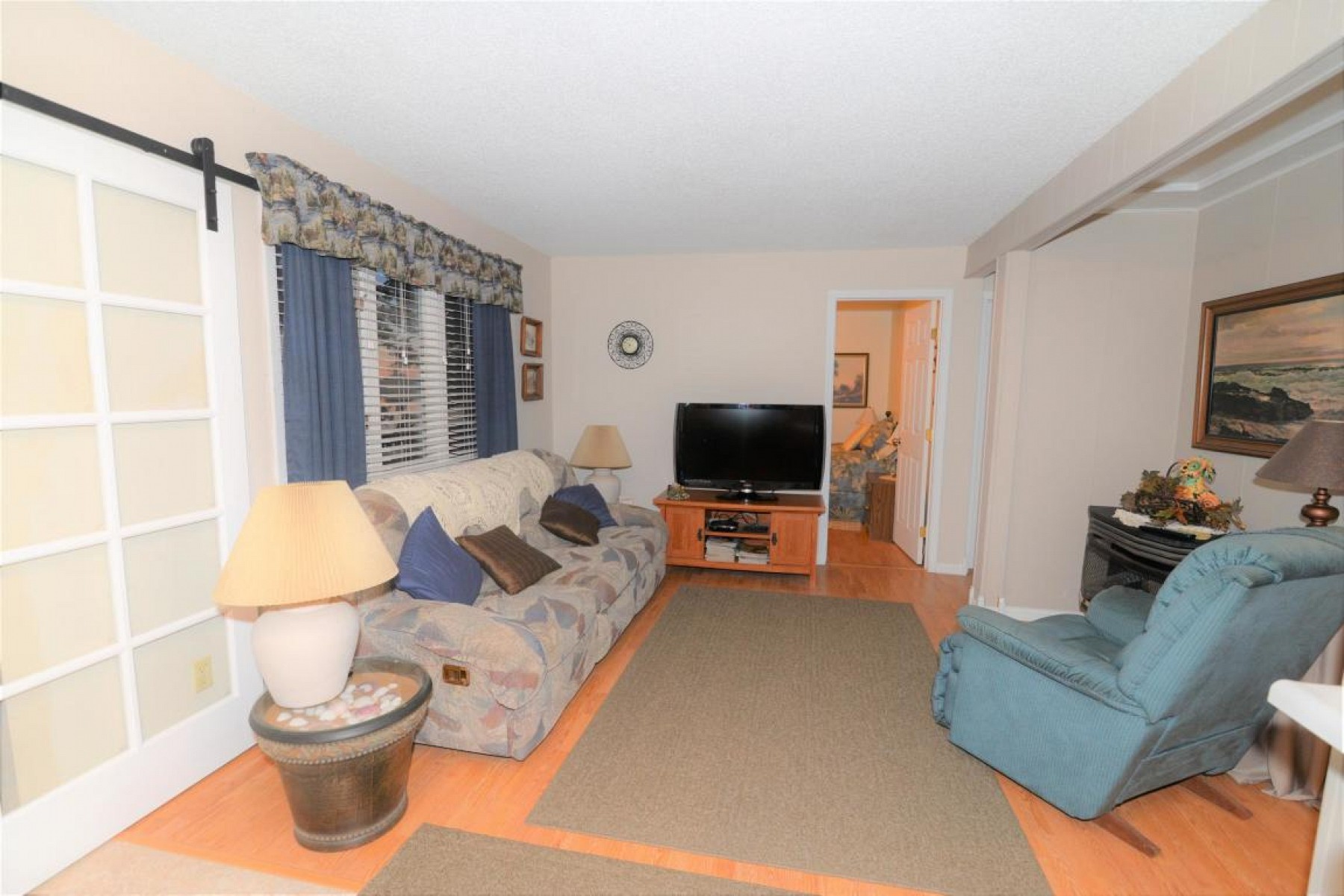 792 Lake Hendricks Drive, White, SD 57276