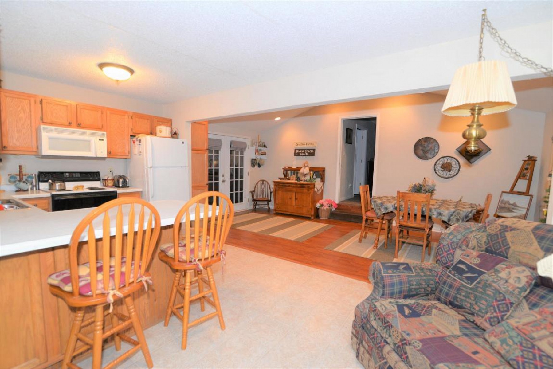 792 Lake Hendricks Drive, White, SD 57276