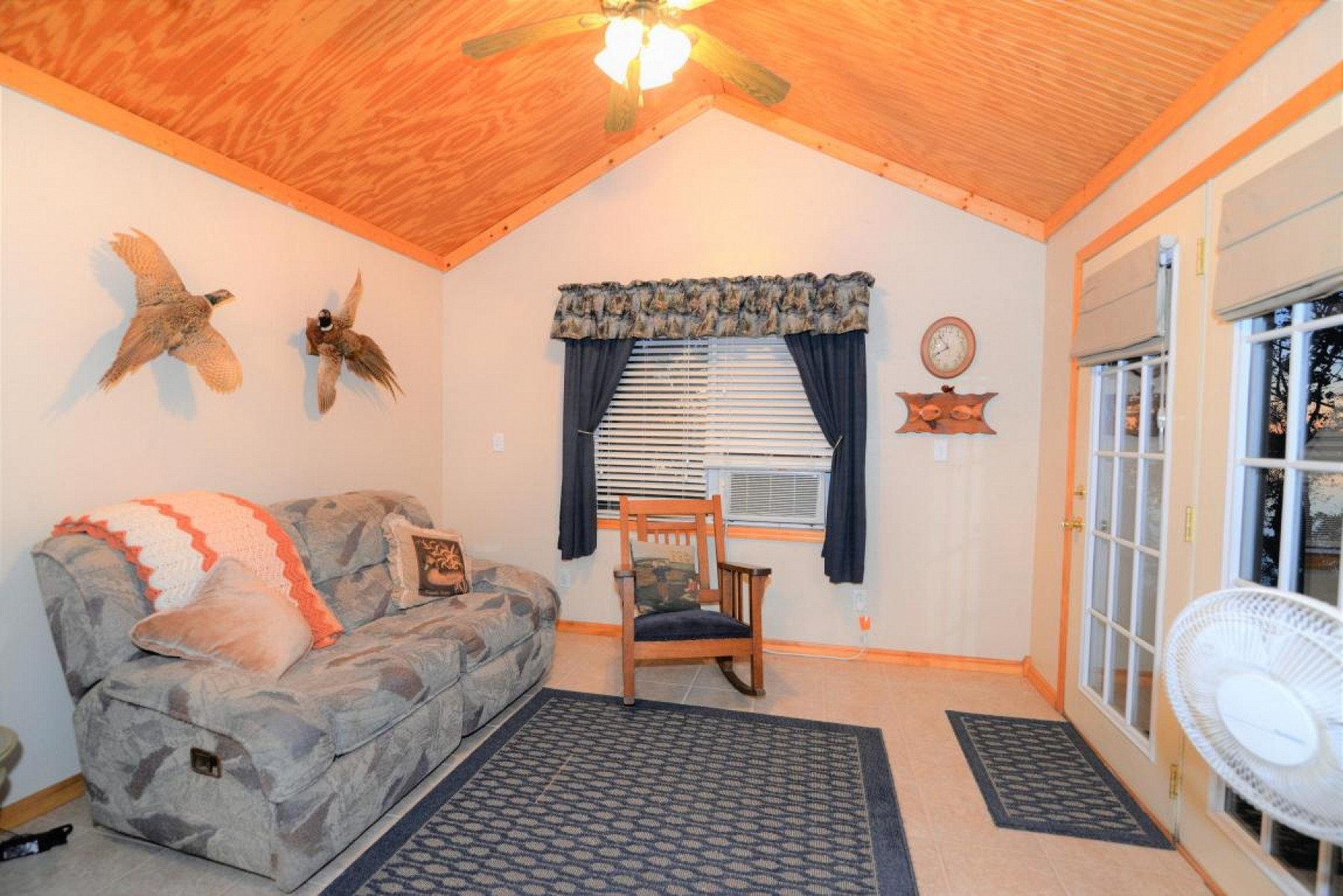 792 Lake Hendricks Drive, White, SD 57276