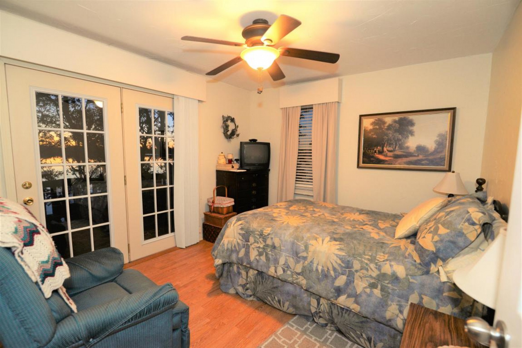 792 Lake Hendricks Drive, White, SD 57276