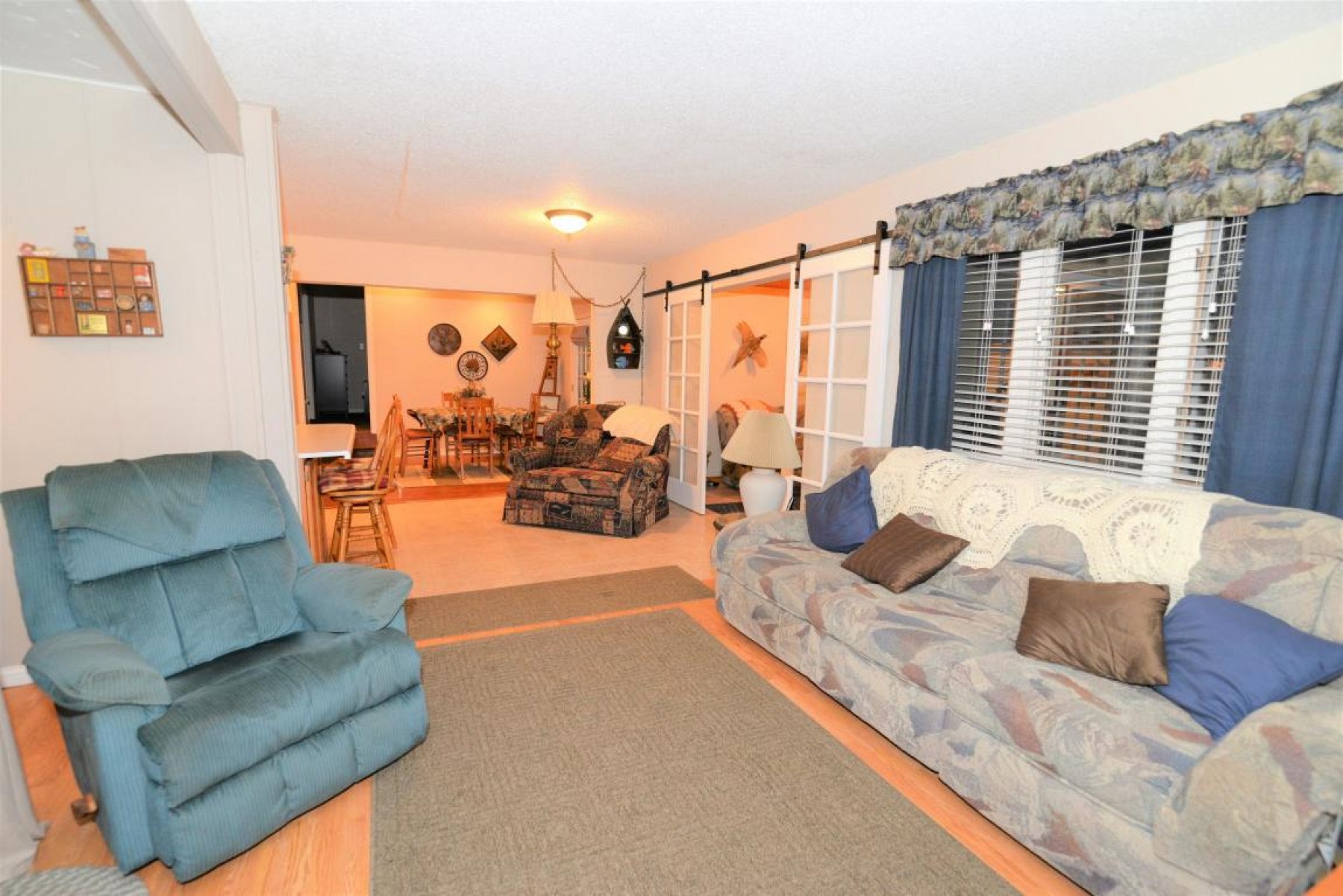 792 Lake Hendricks Drive, White, SD 57276